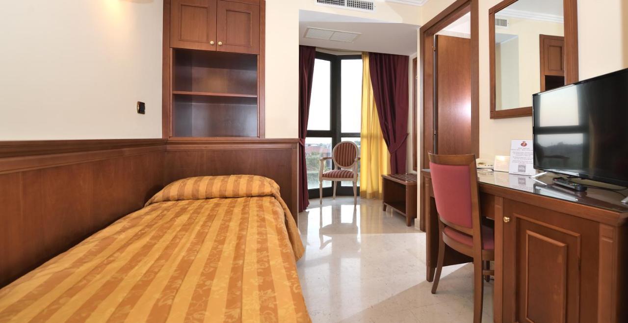 Hotel Ristorante Rossemi Сан Джовани Ротондо Екстериор снимка