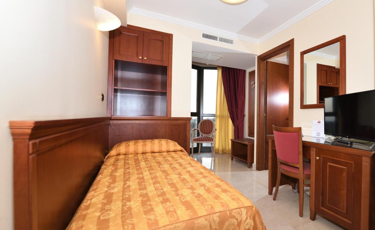 Hotel Ristorante Rossemi Сан Джовани Ротондо Екстериор снимка